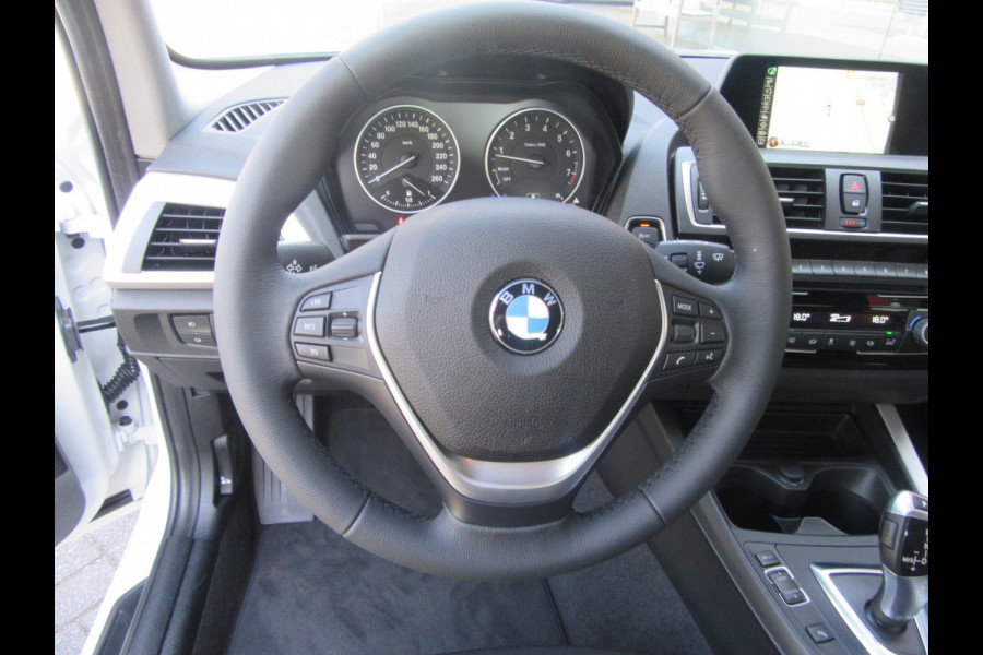 BMW 1-serie 120I Automaat 184 PK HIGH EXECUTIVE (occasion) Led verlichting, Navi , PDC V+A , Automaat