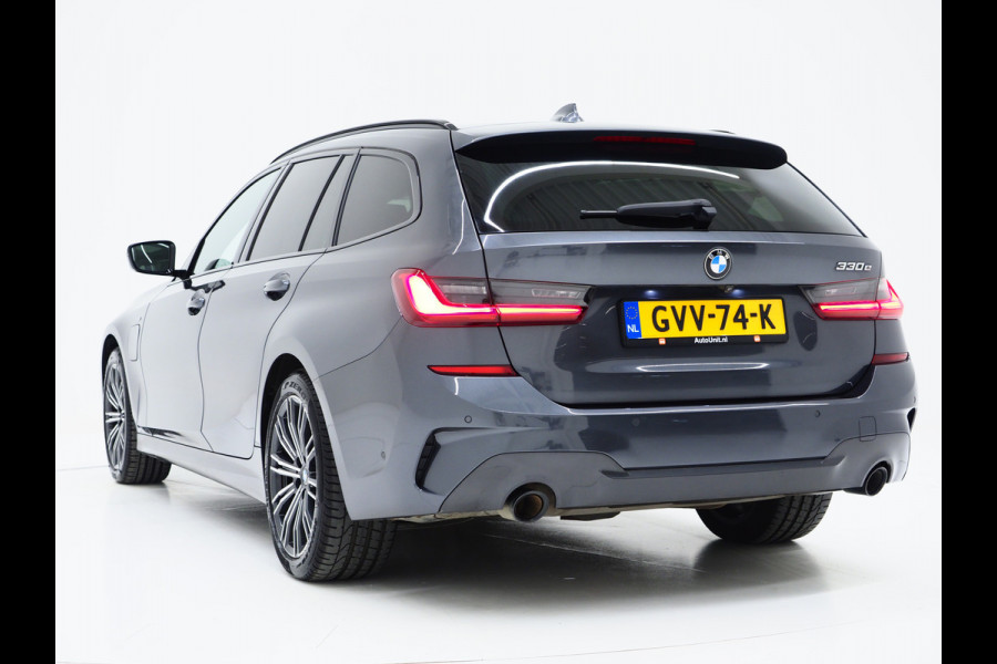 BMW 3 Serie Touring 330e M-Sport Shadow | Panoramadak | HIFI Audio | Sportstoelen | Camera