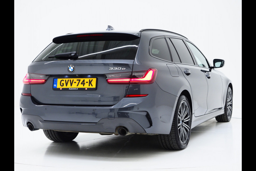BMW 3 Serie Touring 330e M-Sport Shadow | Panoramadak | HIFI Audio | Sportstoelen | Camera