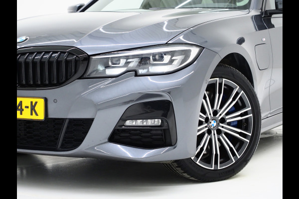 BMW 3 Serie Touring 330e M-Sport Shadow | Panoramadak | HIFI Audio | Sportstoelen | Camera