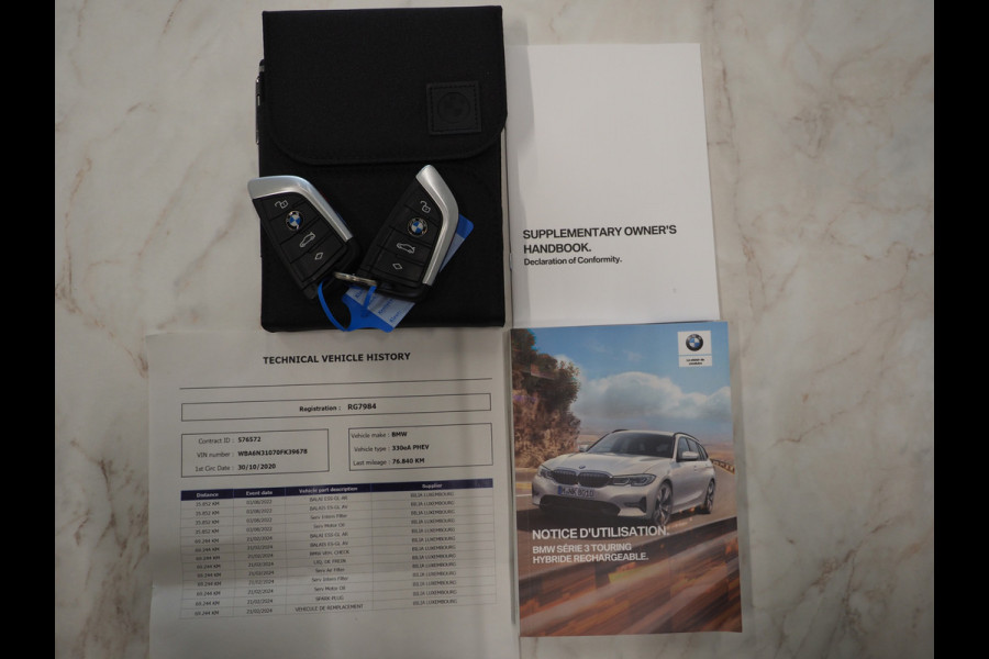 BMW 3 Serie Touring 330e M-Sport Shadow | Panoramadak | HIFI Audio | Sportstoelen | Camera