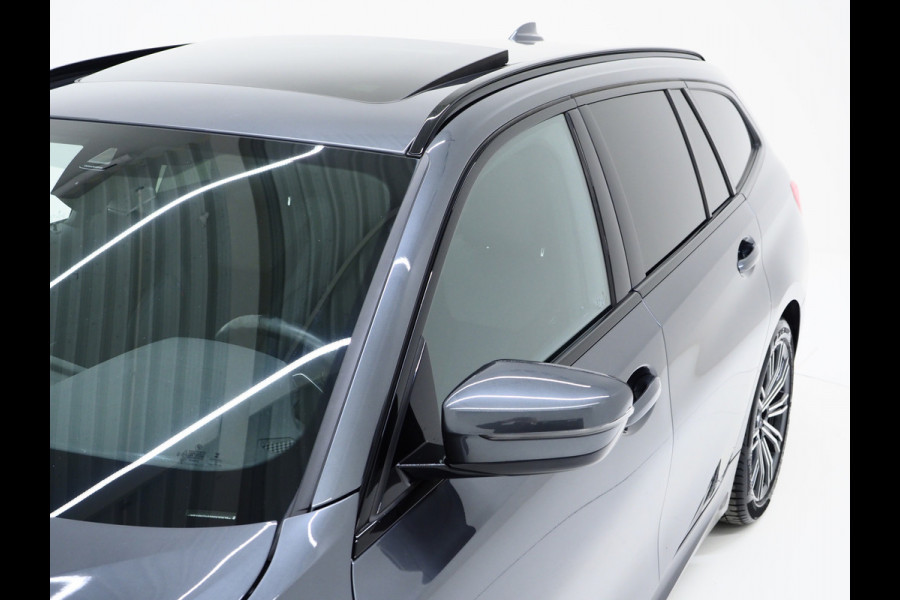 BMW 3 Serie Touring 330e M-Sport Shadow | Panoramadak | HIFI Audio | Sportstoelen | Camera
