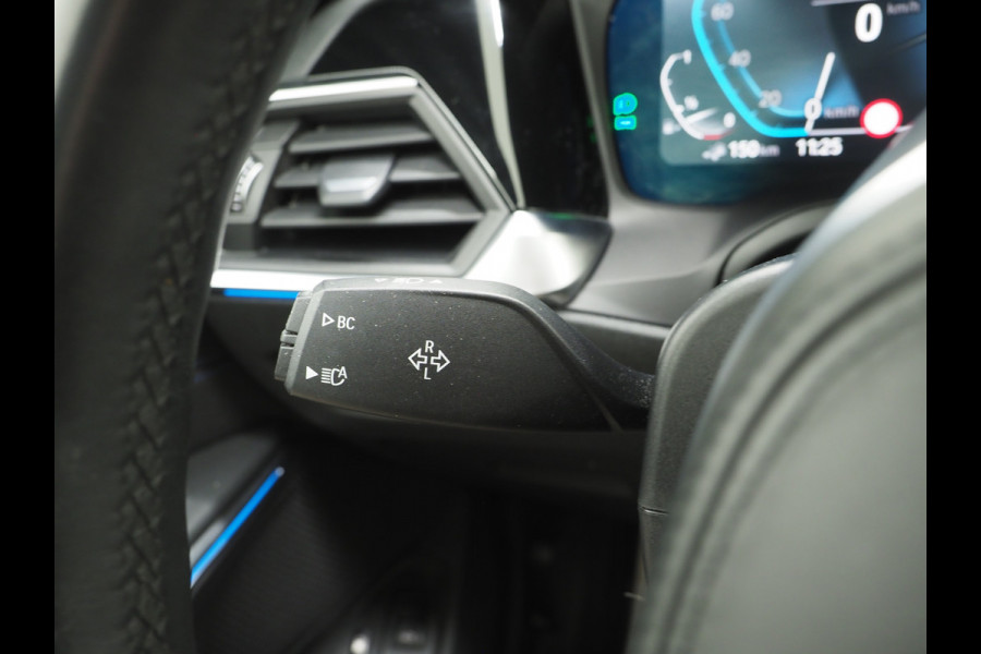 BMW 3 Serie Touring 330e M-Sport Shadow | Panoramadak | HIFI Audio | Sportstoelen | Camera