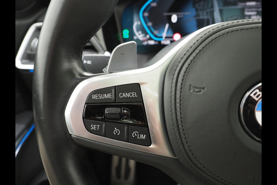 BMW 3 Serie Touring 330e M-Sport Shadow | Panoramadak | HIFI Audio | Sportstoelen | Camera