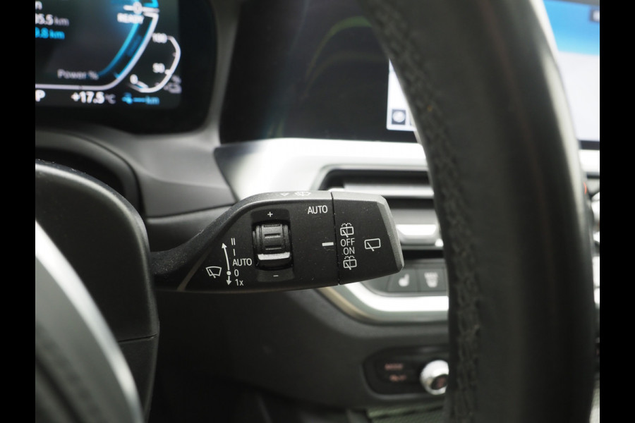 BMW 3 Serie Touring 330e M-Sport Shadow | Panoramadak | HIFI Audio | Sportstoelen | Camera