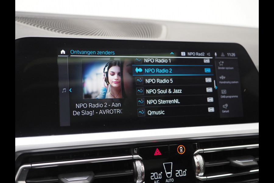BMW 3 Serie Touring 330e M-Sport Shadow | Panoramadak | HIFI Audio | Sportstoelen | Camera