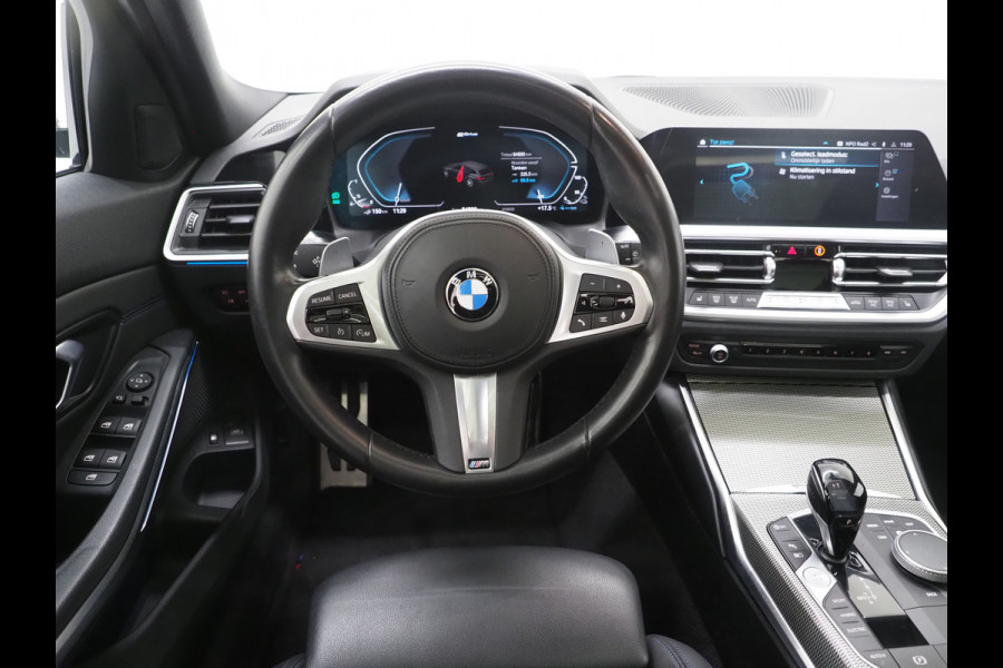 BMW 3 Serie Touring 330e M-Sport Shadow | Panoramadak | HIFI Audio | Sportstoelen | Camera