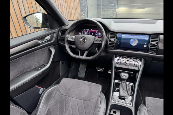 Škoda Kodiaq 1.5 TSI Sportline Automaat | Panoramadak | LED | Groot navigatiescherm | 20 inch lichtmetalen velgen | Stoelverwarming voor en a