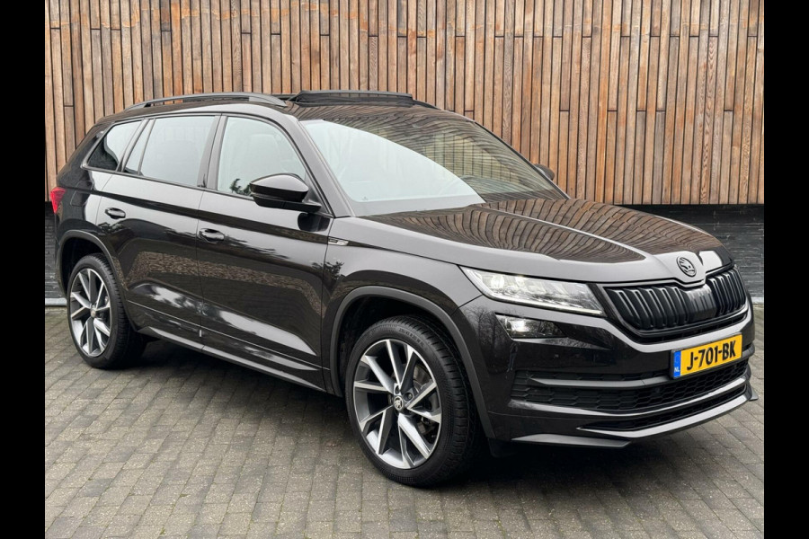 Škoda Kodiaq 1.5 TSI Sportline Automaat | Panoramadak | LED | Groot navigatiescherm | 20 inch lichtmetalen velgen | Stoelverwarming voor en a