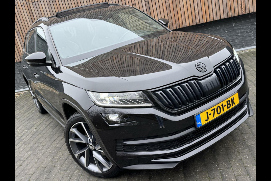 Škoda Kodiaq 1.5 TSI Sportline Automaat | Panoramadak | LED | Groot navigatiescherm | 20 inch lichtmetalen velgen | Stoelverwarming voor en a