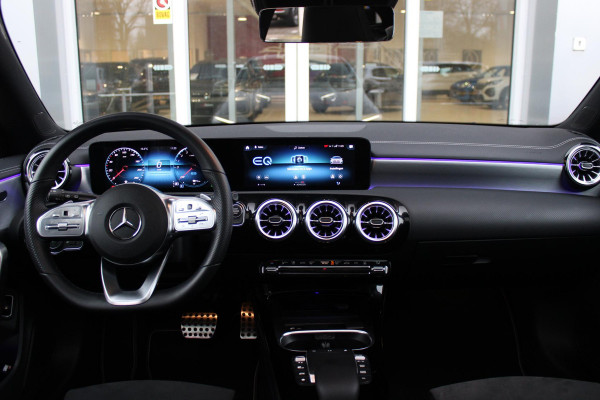 Mercedes-Benz CLA-Klasse Shooting Brake 250 e 218PK EDITION AMG | SFEER VERLICHTING | PANORAMISCH SCHUIF/KANTEL DAK | VERKEERSLICHTEN WEERGAVE | APPLE CARPLAY/ANDROID AUTO | NAVIGATIE | LED HIGH PERFORMANCE KOPLAMPEN | STOEL VERWARMING | CLIMATE CONTROL | NIGHT PAKKET | ACHTERUITRIJ CAMERA | DODEHOEK DETECTIE |