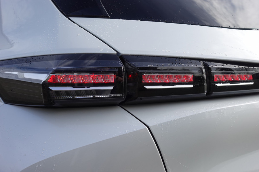 Peugeot 308 1.2 PureTech 130 Allure Pack Business AGR- STOEL | NAV | A.CAM | DRAADL TEL.L