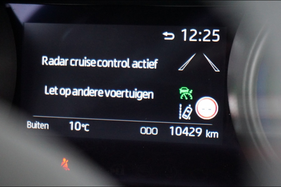 Toyota Yaris Hybrid Dynamic AUTOMAAT FULL-LED | CARPLAY | CAMERA !