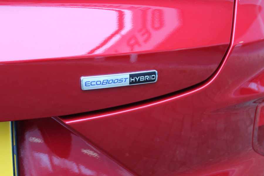 Ford Puma 1.0-125pk EcoBoost Mild-Hybrid Titanium. Fabrieksgarantie t/m 09-05-2027 ! Volautm. airco, stoel-, stuur- en voorraamverwarming, trekhaak, privacy glass, adaptive cruise cntrl, dodehoek assistent, camera, pdc v+a, rij-assistent pakket, winterpakket, metallic lak etc
