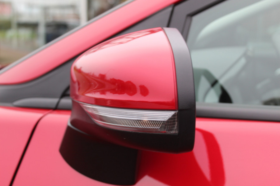 Ford Puma 1.0-125pk EcoBoost Mild-Hybrid Titanium. Fabrieksgarantie t/m 09-05-2027 ! Volautm. airco, stoel-, stuur- en voorraamverwarming, trekhaak, privacy glass, adaptive cruise cntrl, dodehoek assistent, camera, pdc v+a, rij-assistent pakket, winterpakket, metallic lak etc