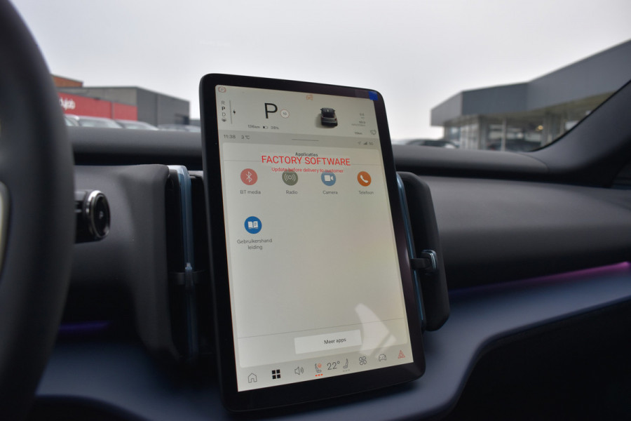 Volvo EX30 Extended Range Plus 69 kWh | 6000,- korting | Climate Pack | Apple Carplay | H&K | Camera | 19'LMV | ACC