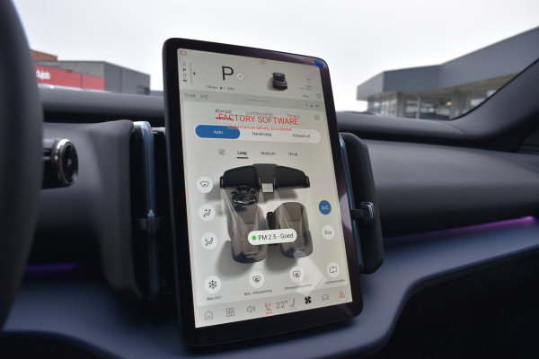 Volvo EX30 Extended Range Plus 69 kWh | 6000,- korting | Climate Pack | Apple Carplay | H&K | Camera | 19'LMV | ACC