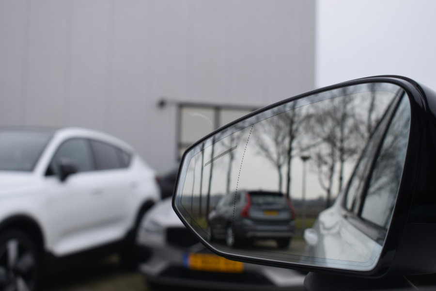 Volvo EX30 Extended Range Plus 69 kWh | 6000,- korting | Climate Pack | Apple Carplay | H&K | Camera | 19'LMV | ACC