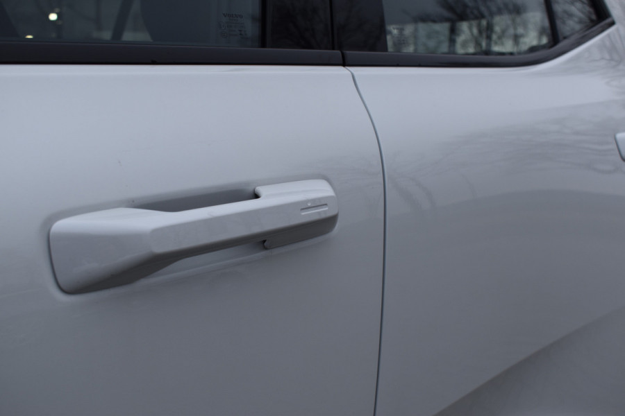 Volvo EX30 Extended Range Plus 69 kWh | 6000,- korting | Climate Pack | Apple Carplay | H&K | Camera | 19'LMV | ACC