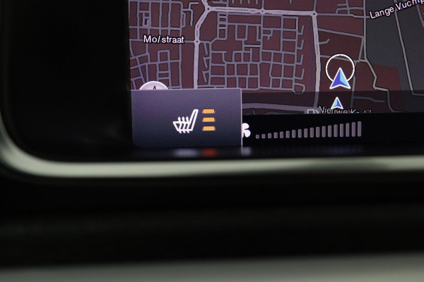 Volvo V40 2.0 T4 Business Sport Automaat (TREKHAAK, NAVIGATIE, STOELVERWARMING, CRUISE CONTROL, NL-AUTO)
