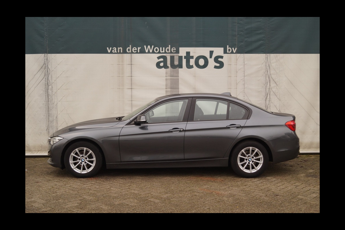 BMW 3 Serie 318i Automaat Executive -LED-NAVI-ECC-PDC-