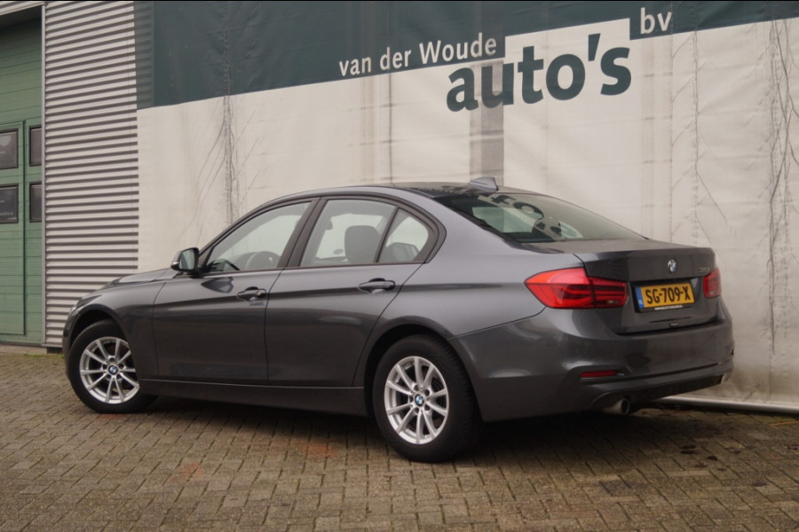 BMW 3 Serie 318i Automaat Executive -LED-NAVI-ECC-PDC-