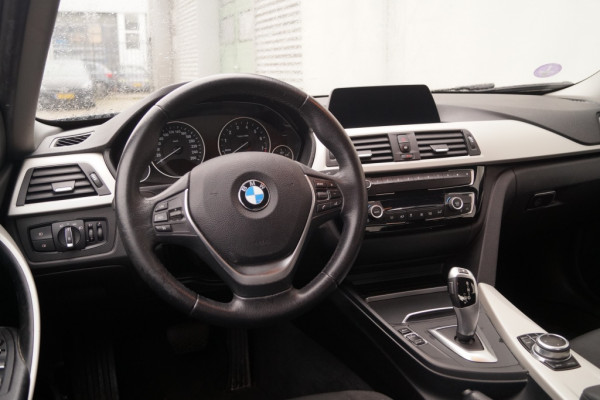 BMW 3 Serie 318i Automaat Executive -LED-NAVI-ECC-PDC-