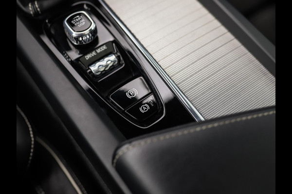 Volvo XC60 2.0 T4 R-Design | Pilot Assist | Trekhaak | Pano | HUD | Camera | Carplay | BLIS