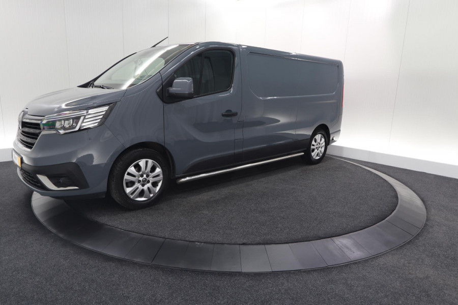 Renault Trafic 2.0 dCi 110 T30 L2H1 Work Edition | Trekhaak | Camera | Navigatie | Sidebars | Betimmering Laadruimte