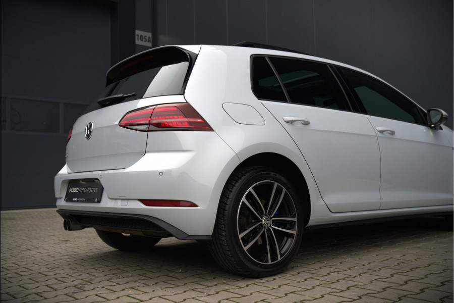 Volkswagen Golf 1.4 TSI PHEV GTE | Panoramadak | Virtual | Stoelverwarming | Keyless | Apple Carplay | LED | Ambiance Verlichting | Adaptive Cruise Control | LM. Velgen | Climate Control | Navigatie |