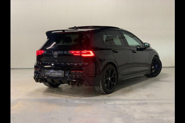 Volkswagen Golf 2.0 TSI R 4Motion | AKRAPOVIC | PANO | IQ LIGHTS | BLACK PACK