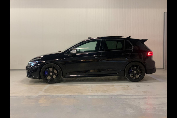 Volkswagen Golf 2.0 TSI R 4Motion | AKRAPOVIC | PANO | IQ LIGHTS | BLACK PACK