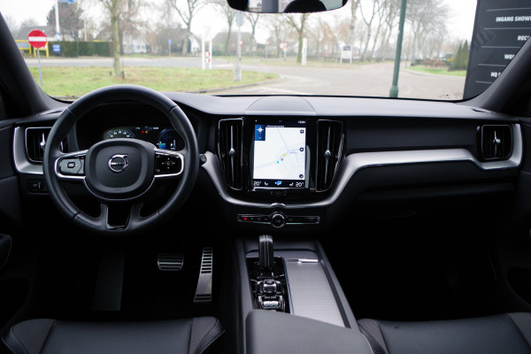 Volvo XC60 2.0 Recharge T6 340 PK AWD R-Design PHEV, Panoramadak, Leder, Memory Seats, Carplay