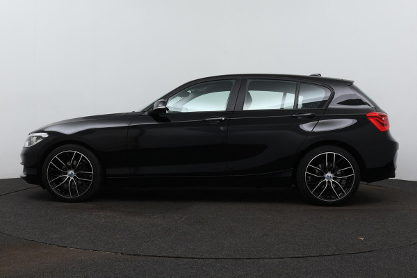 BMW 1-serie 118i Executive AANBIEDING!!! (NL auto, NAP, Navi, Airco 2 zones, PDC, Cruise Control, Etc)