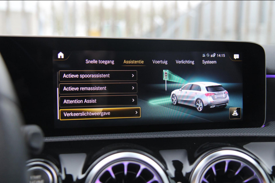 Mercedes-Benz A-Klasse 200 AMG/PANO/SFEERV/CARPLAY/MEMORY/VOLL