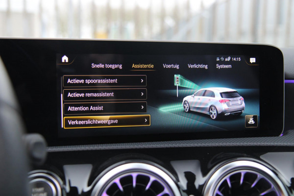 Mercedes-Benz A-Klasse 200 AMG/PANO/SFEERV/CARPLAY/MEMORY/VOLL