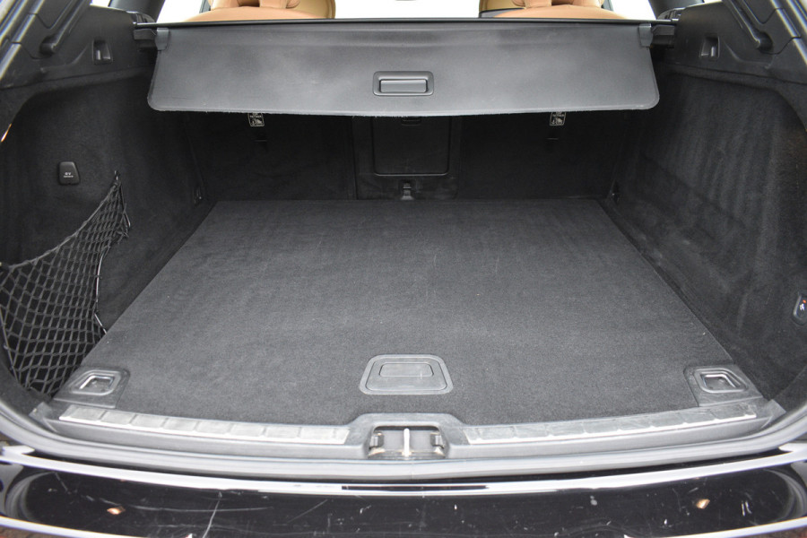 Volvo XC60 B5 Momentum Pro | Trekhaak | Blis | Camera achter | Sensoren voor&achter |