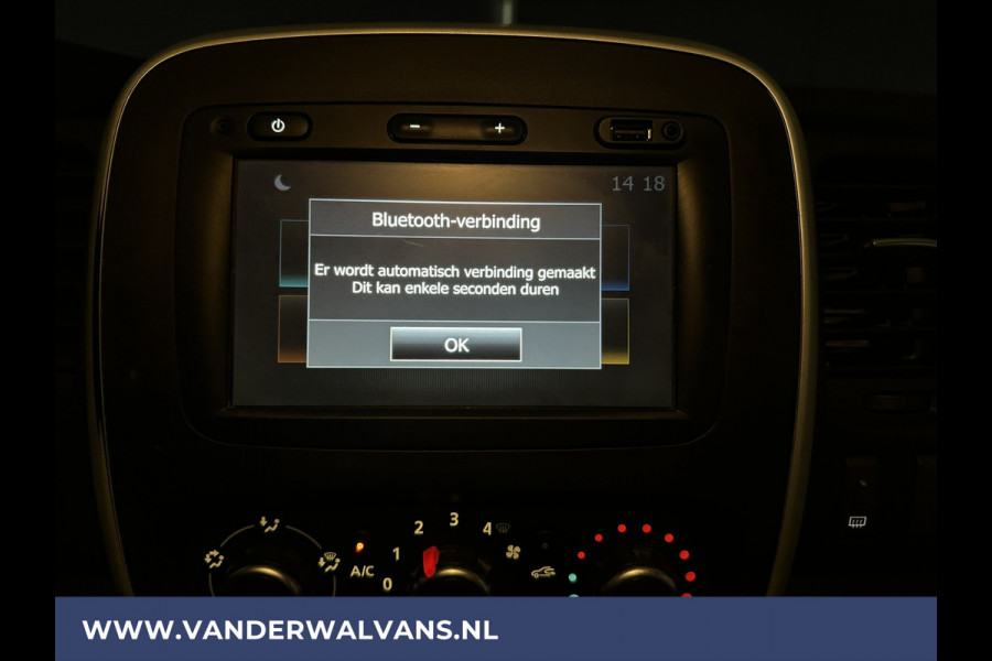 Renault Trafic 2.0 dCi 120pk L2H1 Euro6 Airco | Navigatie | LED | Trekhaak | Cruisecontrol | Parkeersensoren Bijrijdersbank