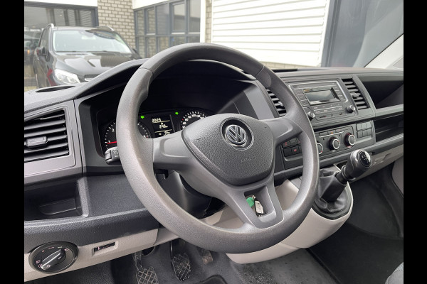 Volkswagen Transporter 2.0 TDI L1H1 Comfortline / vaste prijs rijklaar € 17.950 ex btw / Bott ingerichte laadruimte / lease vanaf € / airco / cruise / imperial / euro 6 diesel / trekhaak !