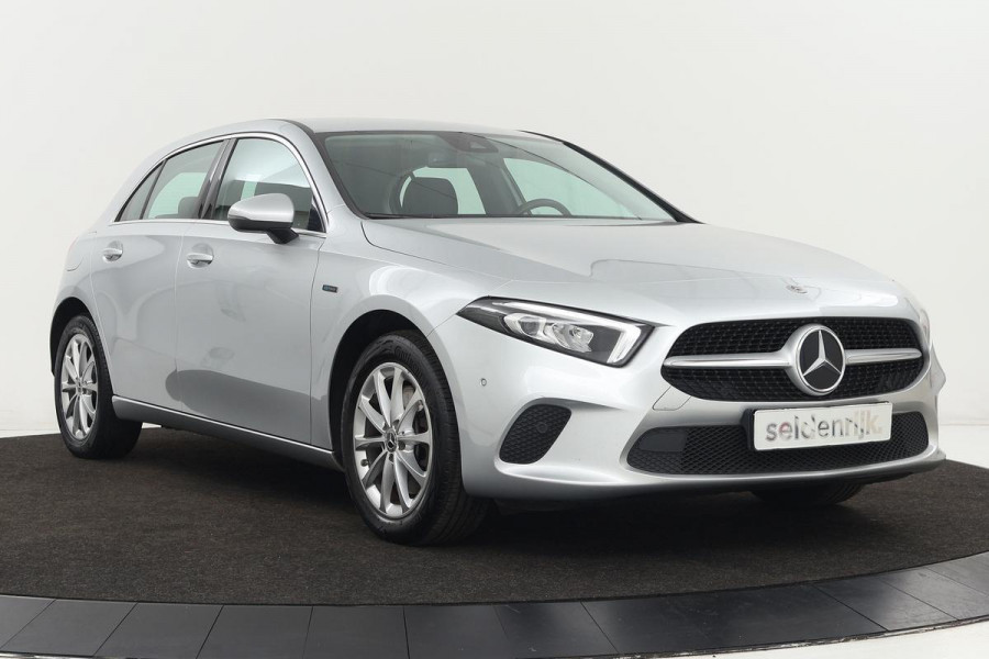 Mercedes-Benz A-Klasse 250e Advantage | Stoelverwarming | Carplay | Sfeerverlichting | Half leder | Park Assist | Navigatie | Full LED | Climate control