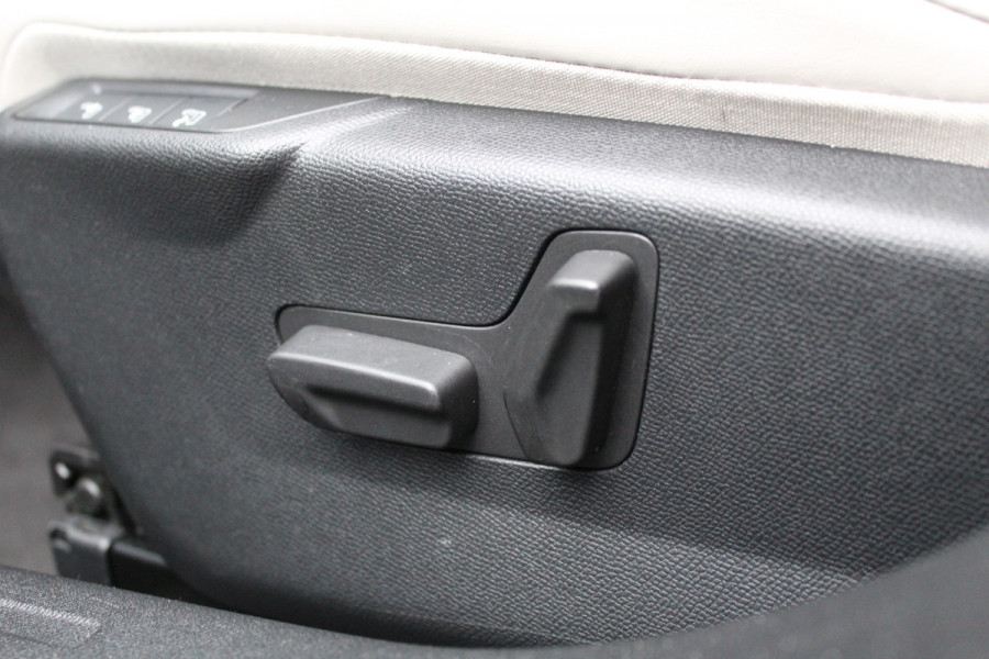 DS DS 3 Crossback 1.2 PureTech 155PK Rivoli | Massage | Leder | Head-Up | Focal Audio