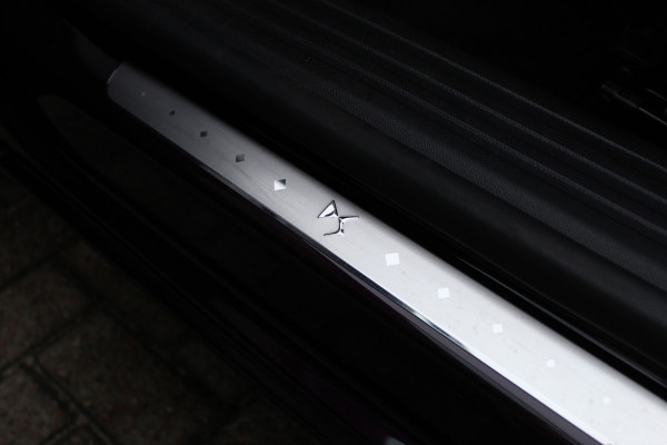 DS DS 3 Crossback 1.2 PureTech 155PK Rivoli | Massage | Leder | Head-Up | Focal Audio
