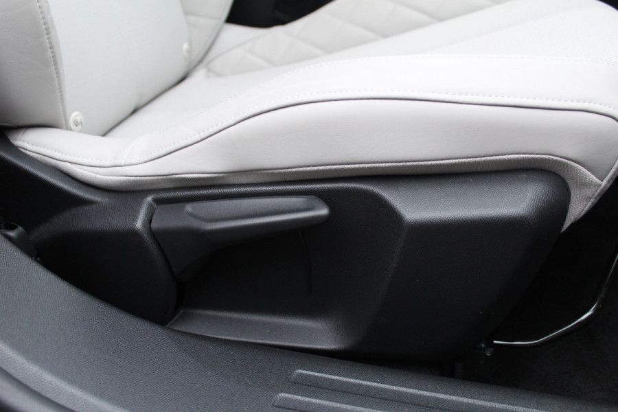 DS DS 3 Crossback 1.2 PureTech 155PK Rivoli | Massage | Leder | Head-Up | Focal Audio
