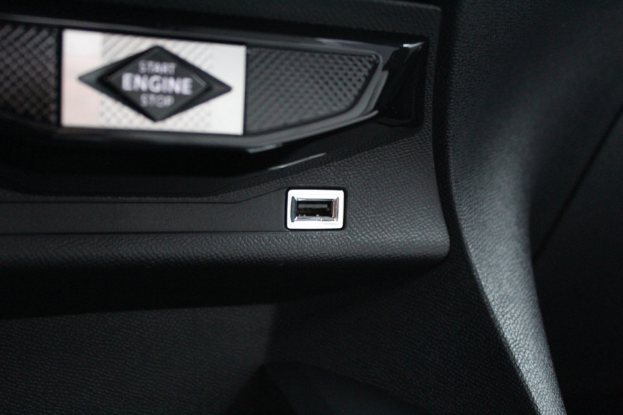 DS DS 3 Crossback 1.2 PureTech 155PK Rivoli | Massage | Leder | Head-Up | Focal Audio