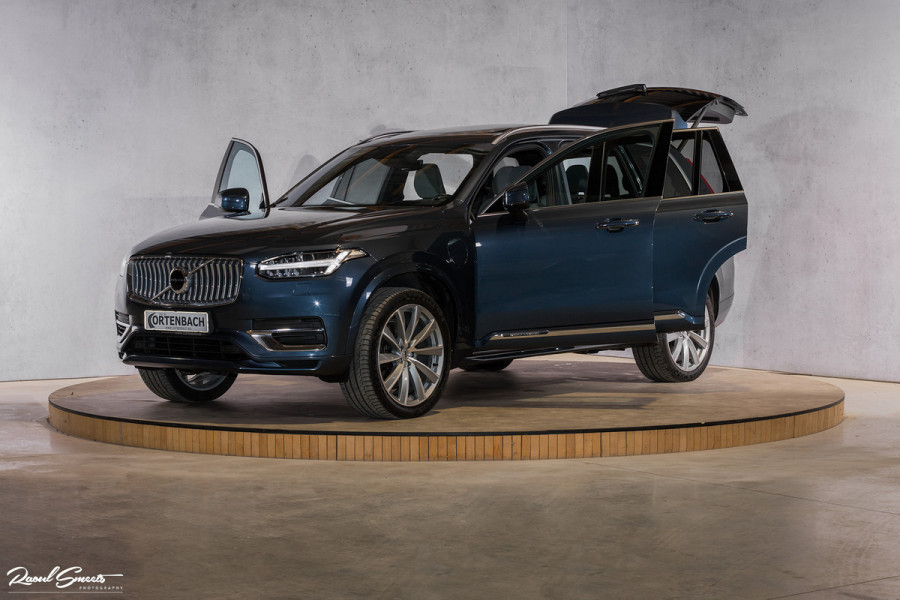 Volvo XC90 2.0 T8 Recharge AWD Plus Bright | Long range | Luchtvering | Zwenkbare trekhaak | Panorama dak | Harman Kardon | Apple carplay |