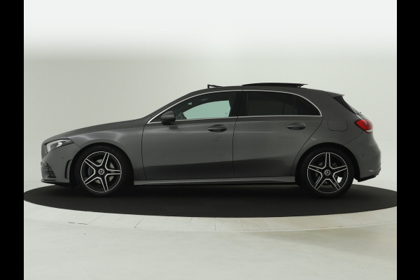 Mercedes-Benz A-Klasse 180 Business Solution AMG | Panoramadak | 5 spaaks lichtmetalen velgen | MBUX wide screen | Navigatie | Parking support | Inclusief 24 maanden MB Certified garantie voor Europa.
