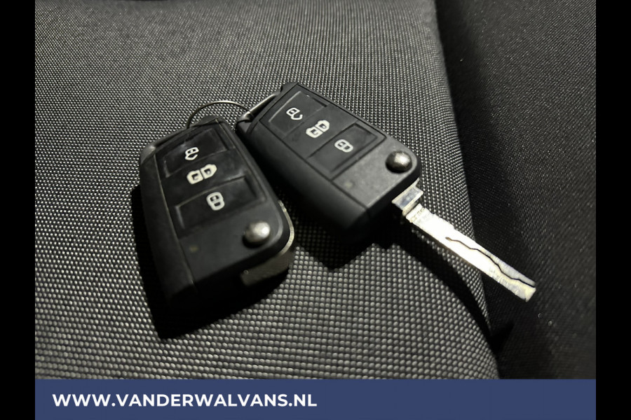 Volkswagen Crafter 2.0 TDI 141pk L3H2 Euro6 Airco | Camera | Apple Carplay | Andoid Auto Bijrijdersbank