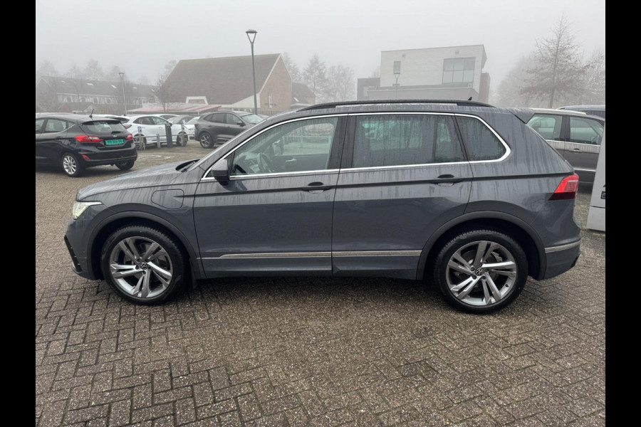 Volkswagen Tiguan 1.4 TSI eHybrid R-Line Business+ 245pk PHEV | Automaat | Trekhaak | Adaptieve Cruise | Stoelverwarming | 1.800kg Trekgewicht