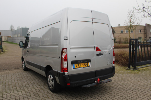 Renault Master T35 2.3 dCi 135PK Euro6 L2H2 Work Edition ✓ 3-zits ✓ airco ✓ navigatie