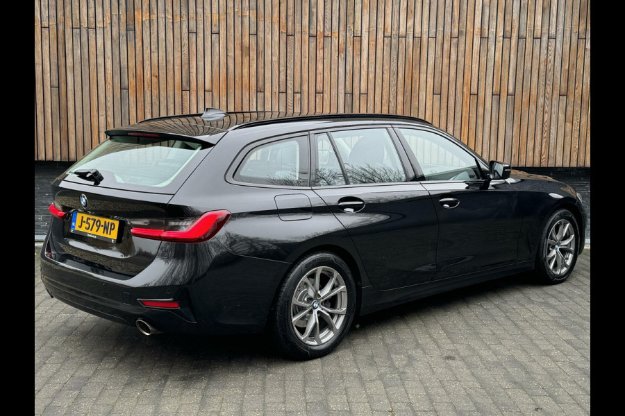 BMW 3 Serie Touring 318i Executive Automaat | Half-leer | LED koplampen | Navigatiesysteem | Apple CarPlay | Climate control | Sport Line |